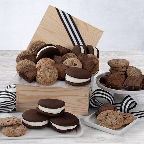 Baked Goods Premium Gift Basket by Cheesecake.com