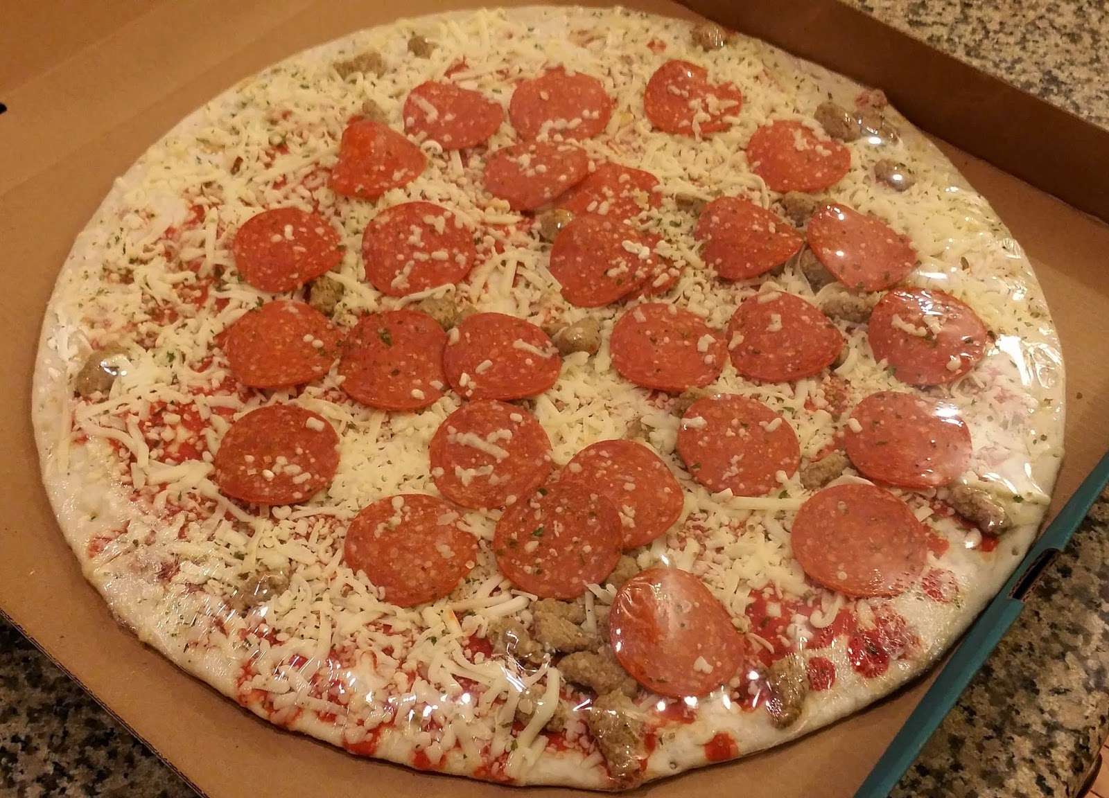 calories pepperoni pizza 16 inch