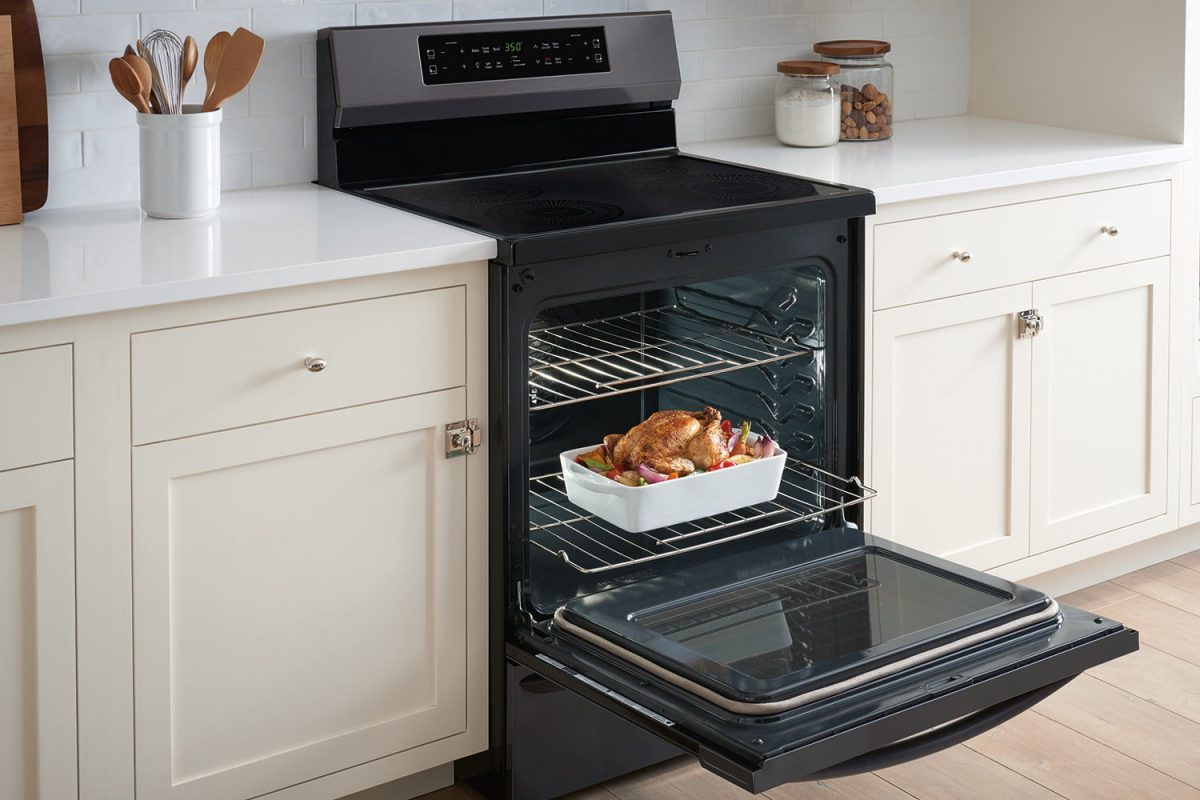 Cooking on the $1,000 Frigidaire Gallery FGIF3036TF Induction Range ...