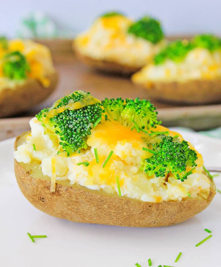 Healthy Baked Potato with Broccoli and Cheese