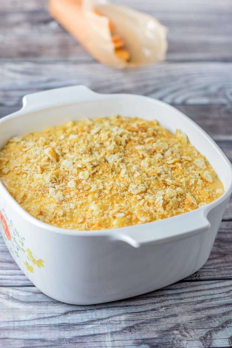 Ritz crackers crumbled on the creamy mac and cheese recipe