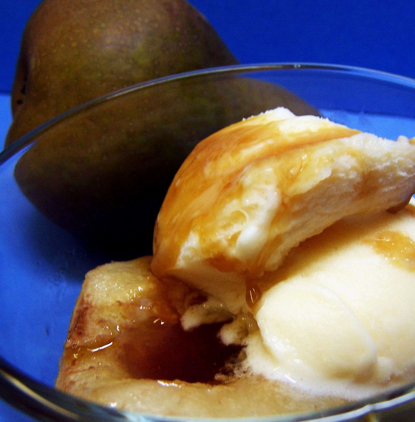Roasted Pears With Brown Sugar and Vanilla Ice Cream
