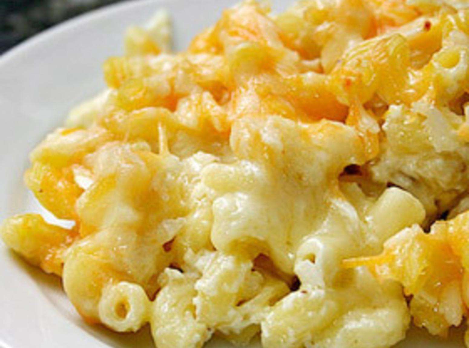 Super Simple and Delicious Baked Macaroni &  Cheese Recipe ...